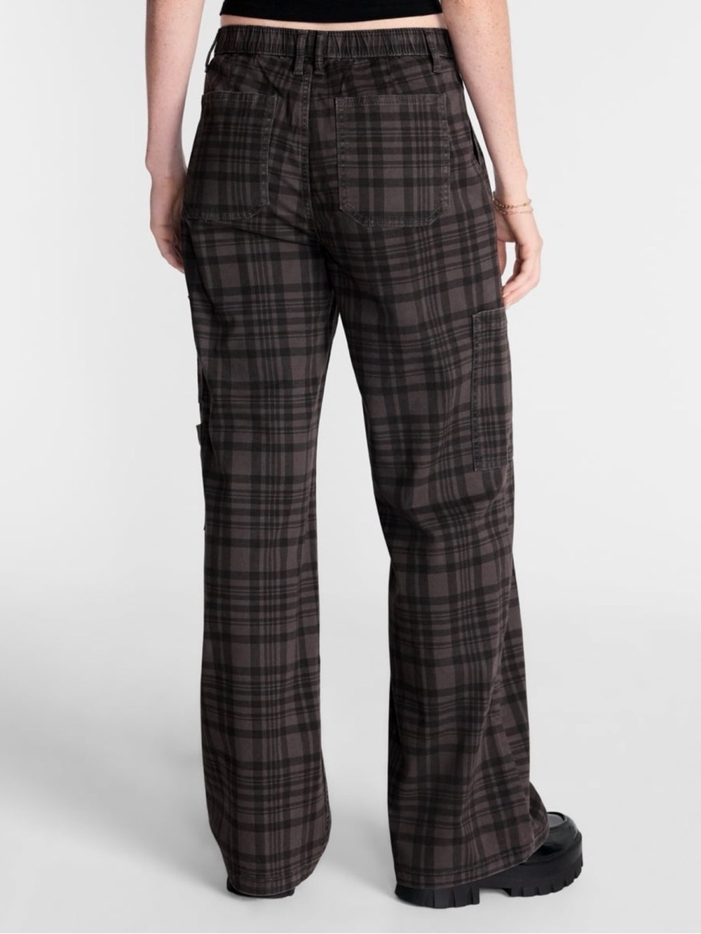 No Boundaries Brown Plaid Wide-Leg Cargo Pants - Picture 3 of 6